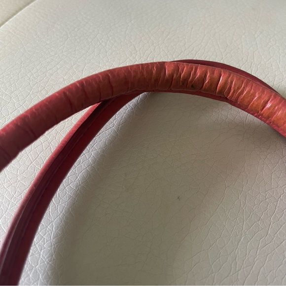 HOBO INTERNATIONAL Paulina Venice red Handbag has some wear please check picture - Picture 9 of 16